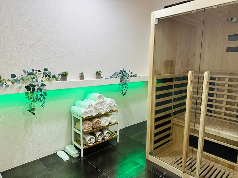 Studio HeadSpa Martina infracrvena sauna s ručnicima i biljem